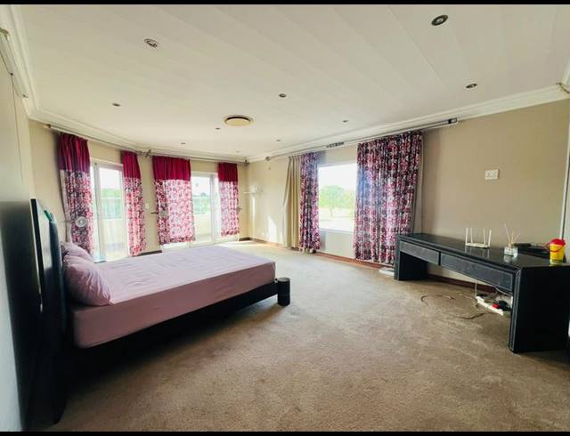 7 BEDROOM HOUSE FOR SALE IN THERESA PARK